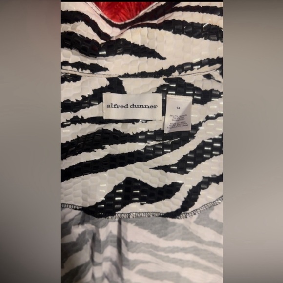 Alfred Dunner Women Zebra print Jacket, Size 14 - Picture 13 of 14